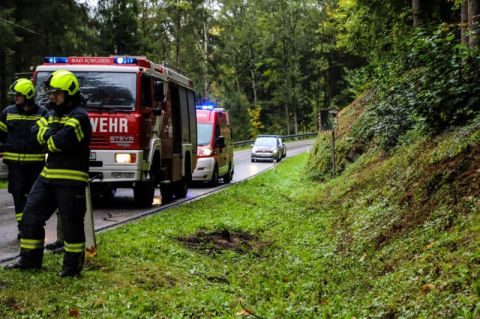 Verkehrsunfall Bad Kreuzen (3).jpg