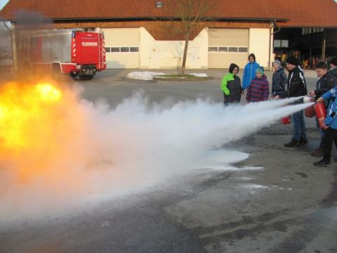 Feuerloeschertraining (7).JPG