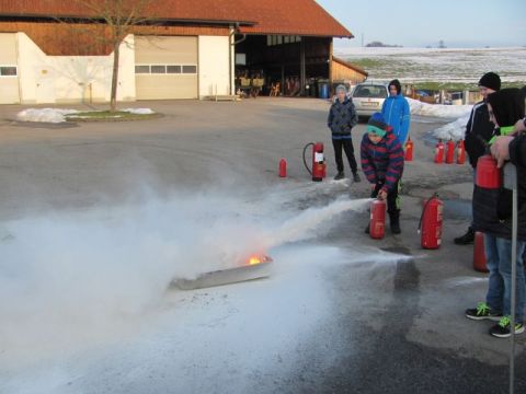 Feuerloeschertraining (1).JPG