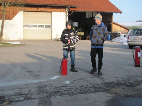 Feuerloeschertraining (15).JPG