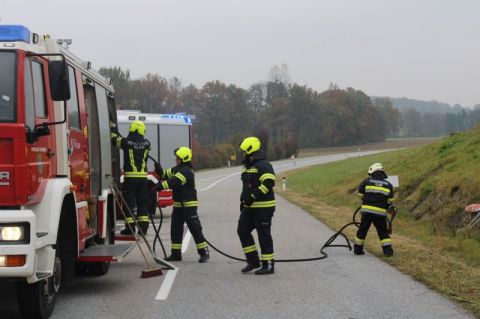 Verkehrsunfall Aschaumuehle (3).JPG