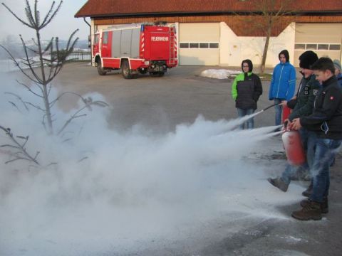 Feuerloeschertraining (8).JPG